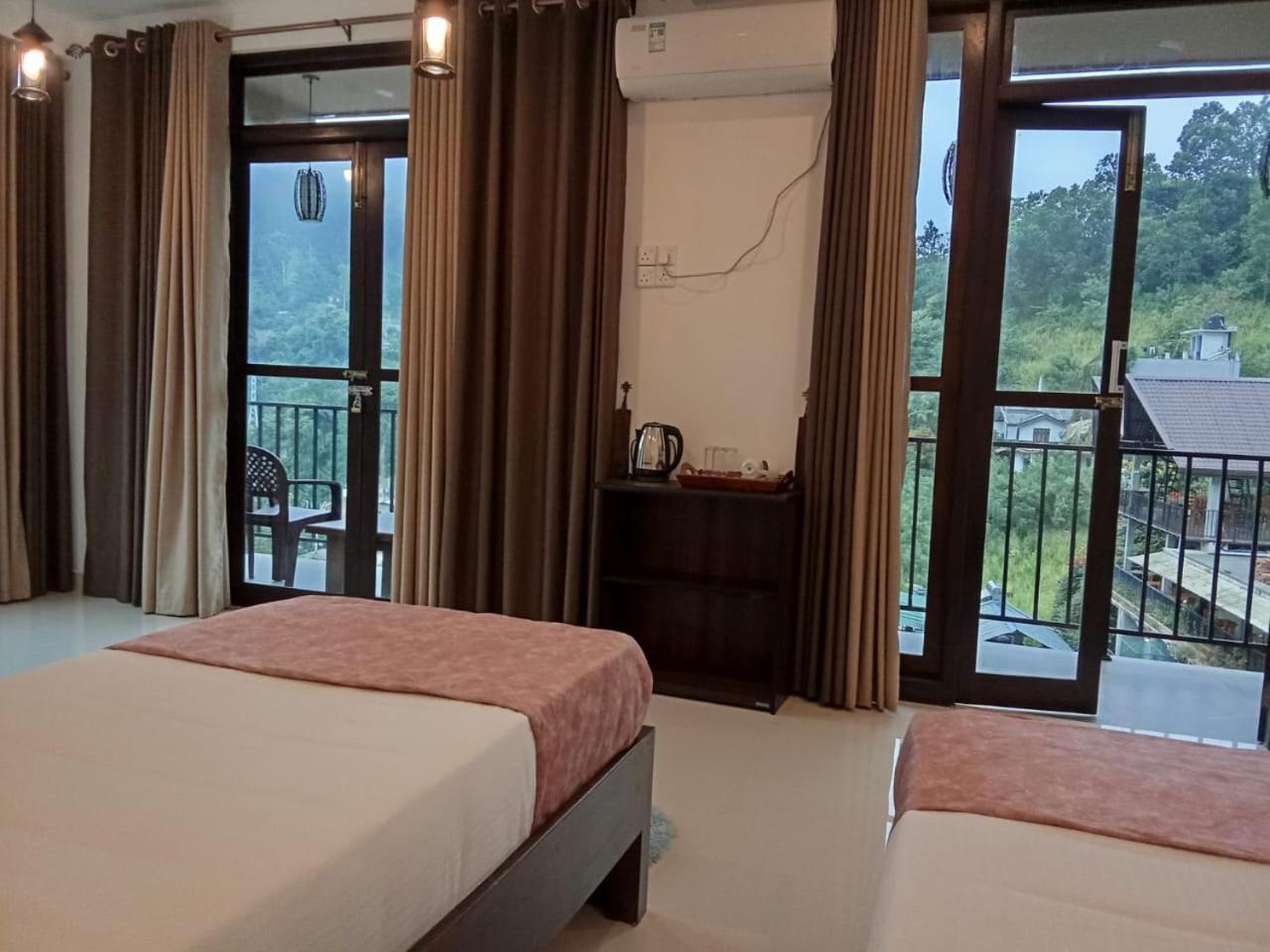 Ever Breeze Ella Hotel Екстериор снимка