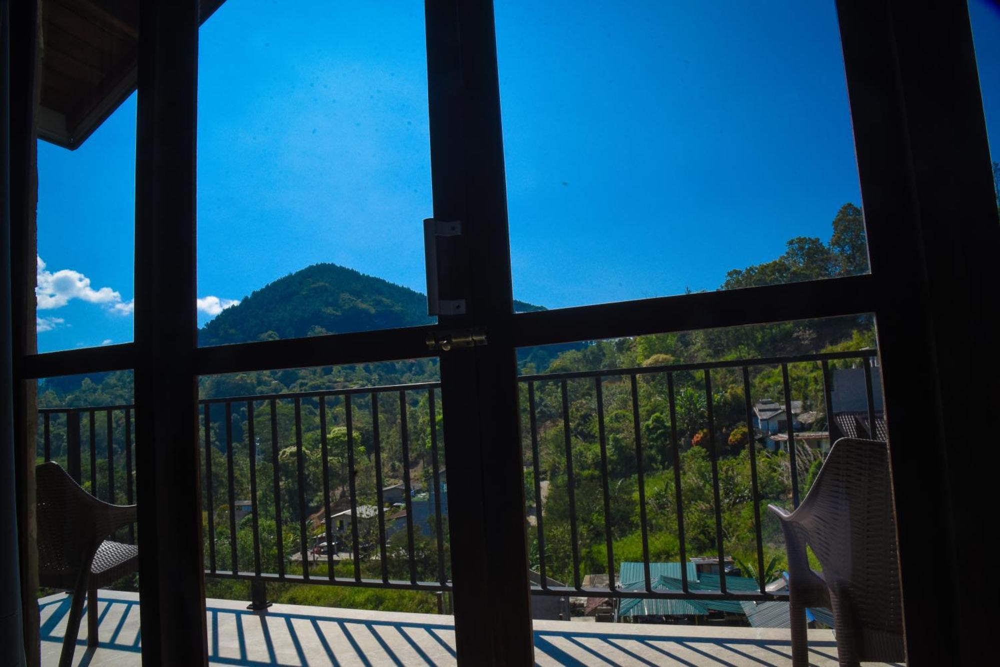 Ever Breeze Ella Hotel Екстериор снимка