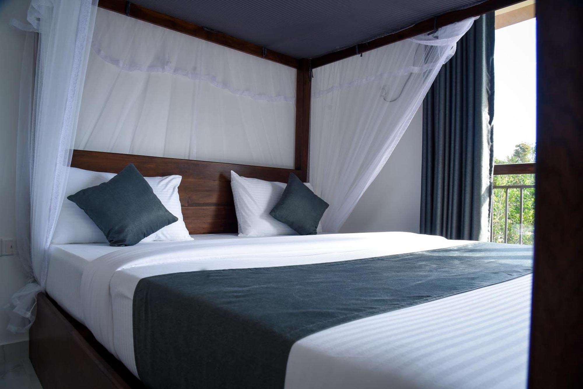Ever Breeze Ella Hotel Екстериор снимка