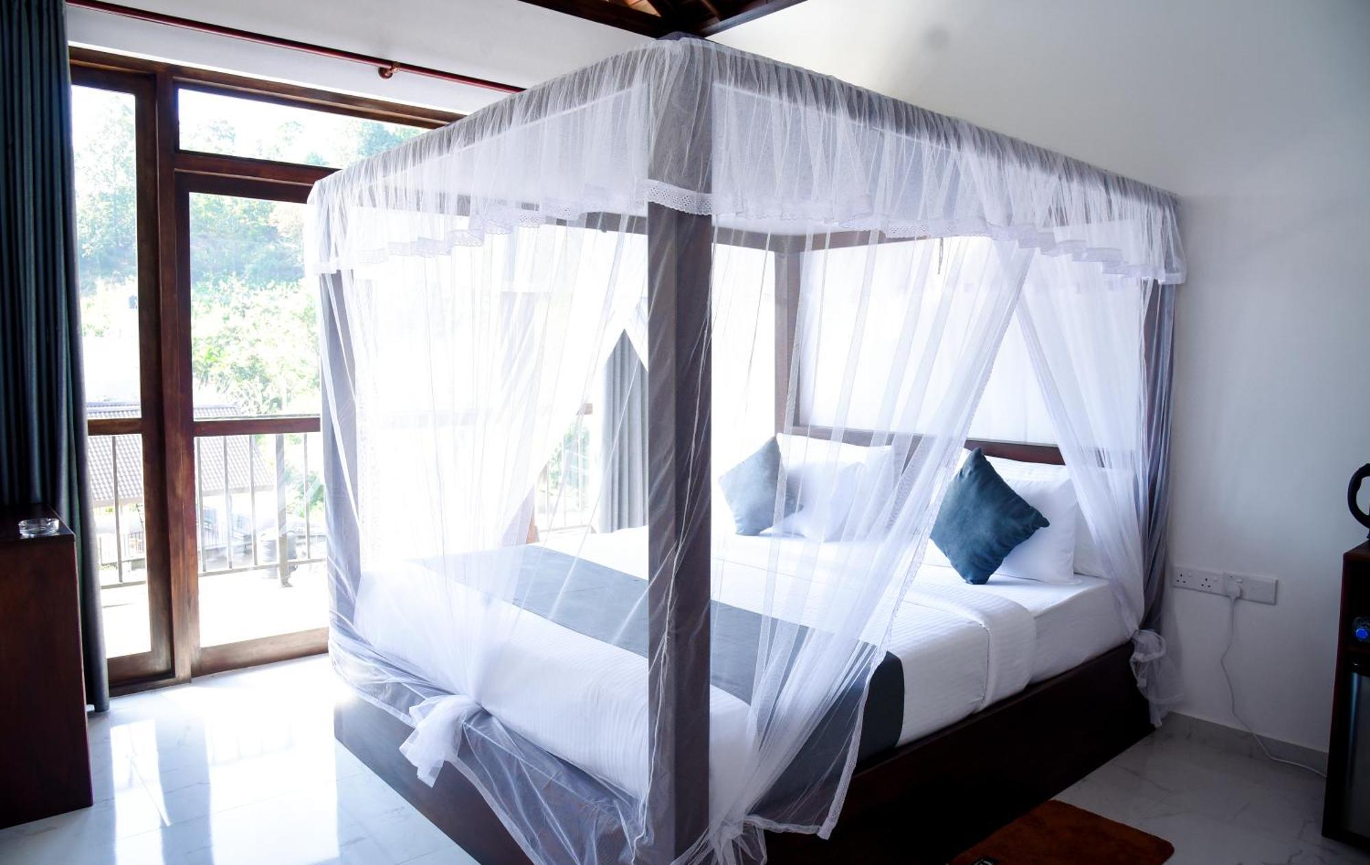 Ever Breeze Ella Hotel Екстериор снимка