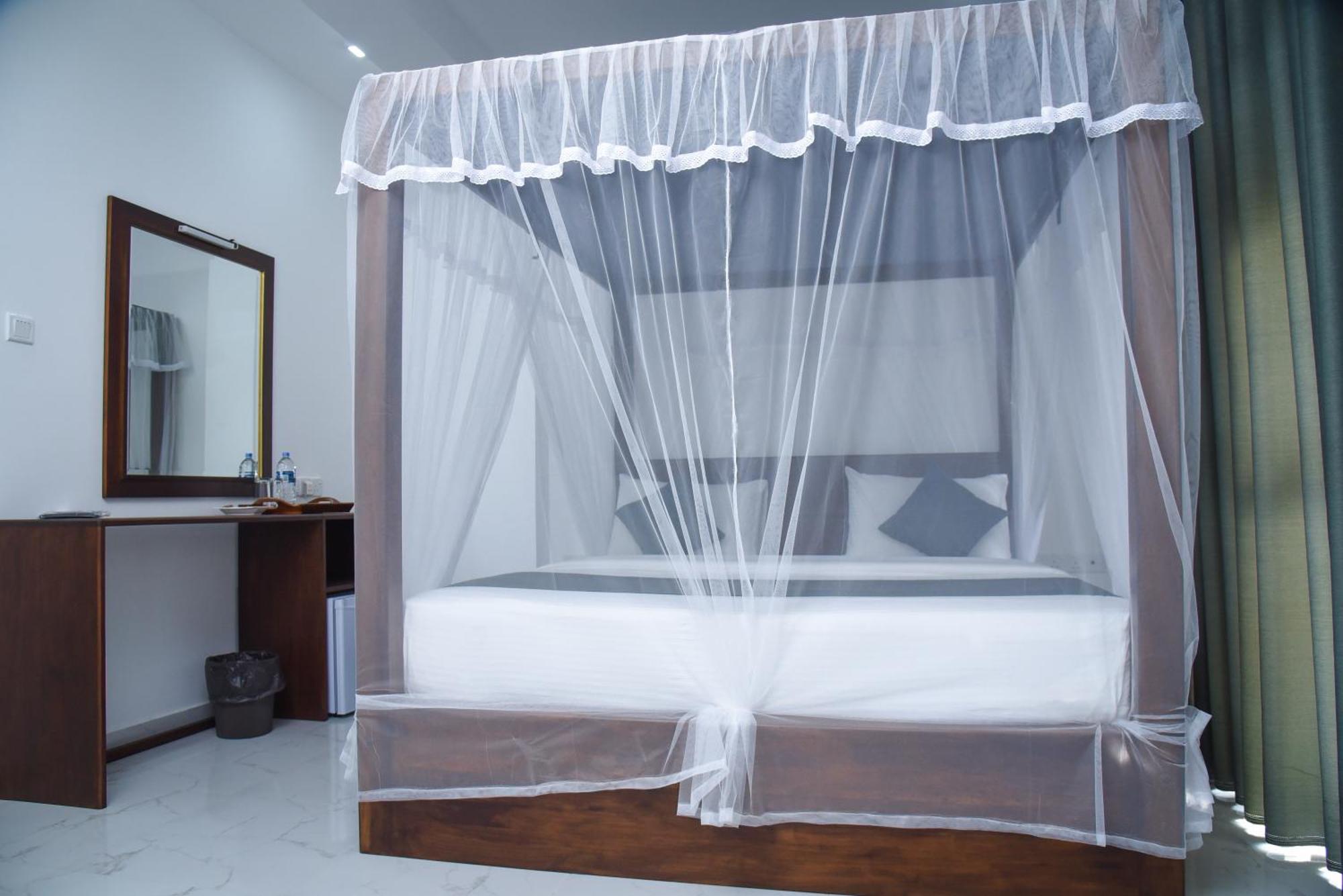 Ever Breeze Ella Hotel Екстериор снимка