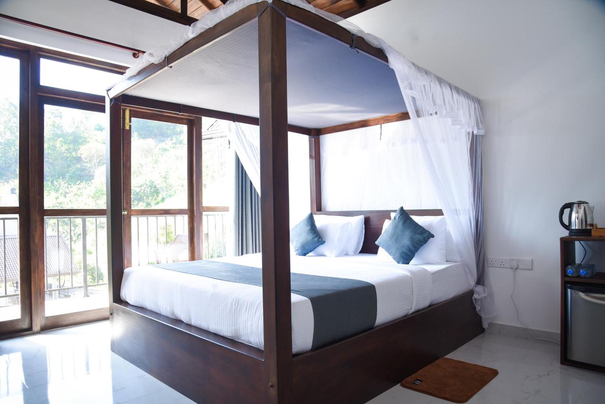 Ever Breeze Ella Hotel Екстериор снимка